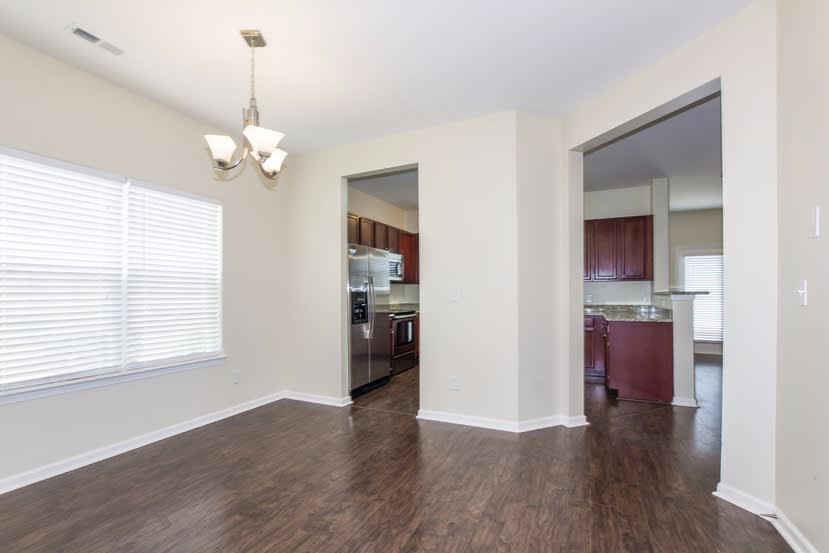 9022 Glenashley Dr photo 3