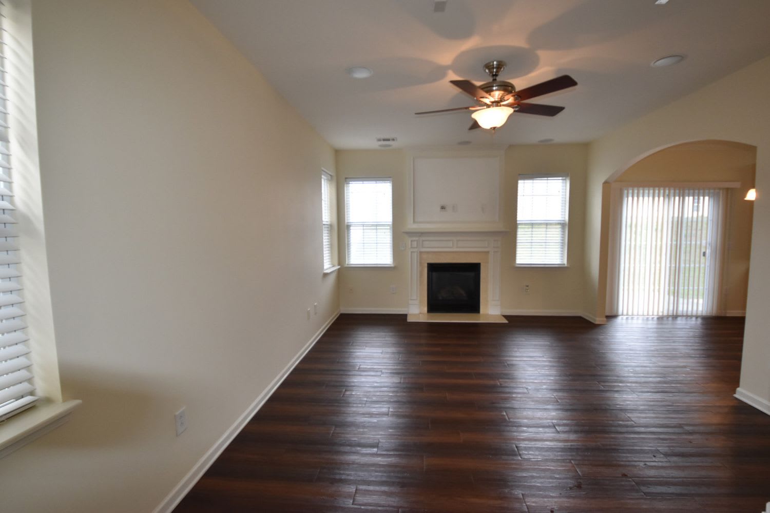 532 Knothole Ln photo 2