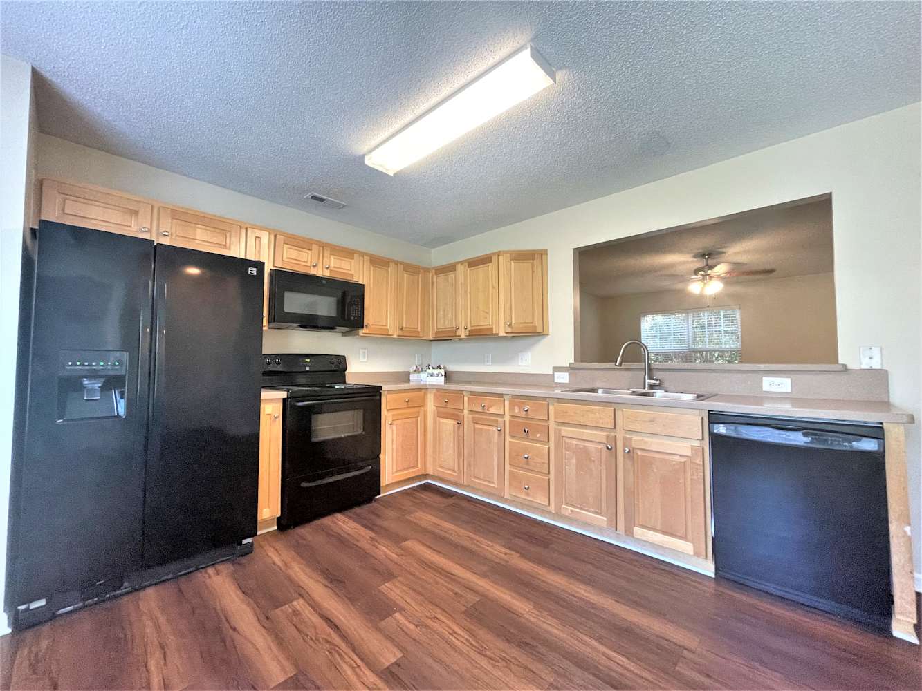 942 Ramsgate Dr SW photo 4