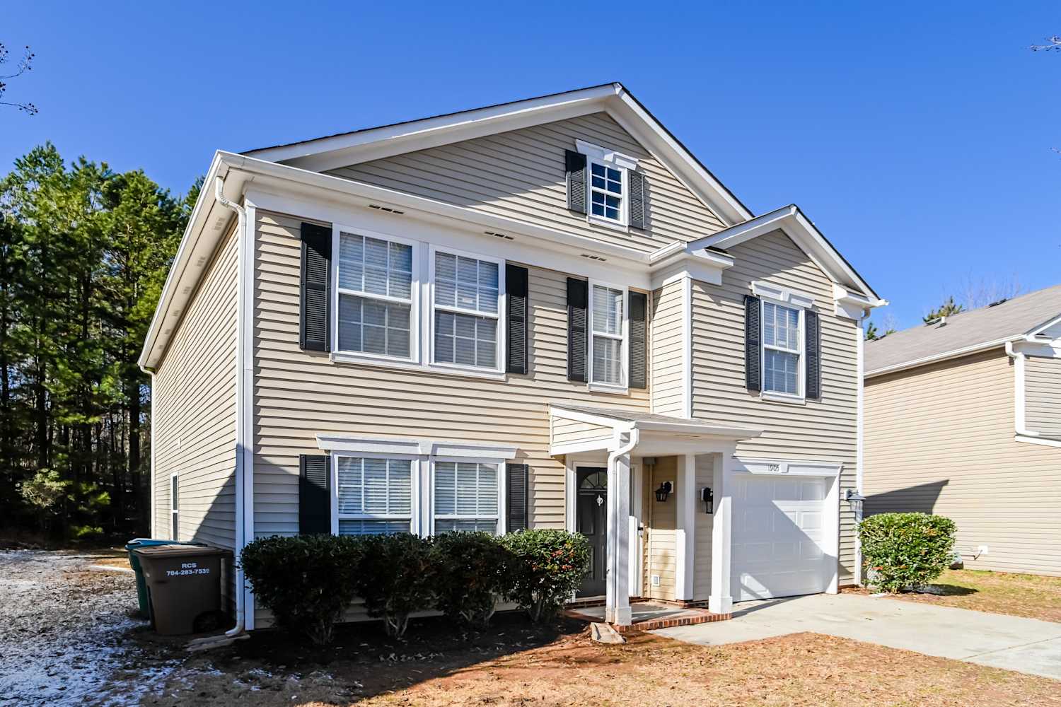 1905 Dunsmore Ln photo 2