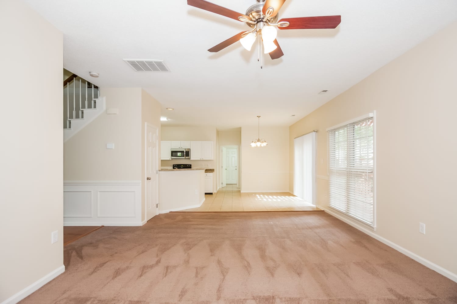 8728 Oakham St photo 3