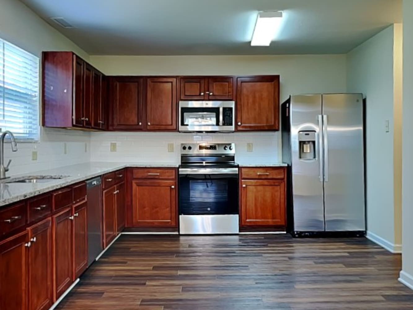 938 Littleton Dr photo 4