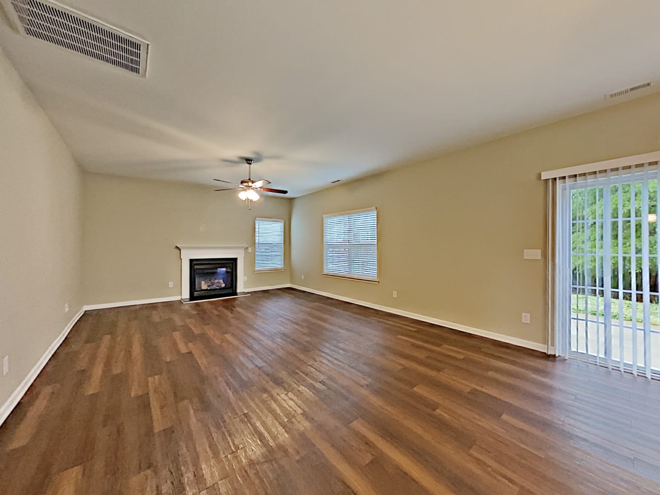 2011 Cornflower Ln photo 4