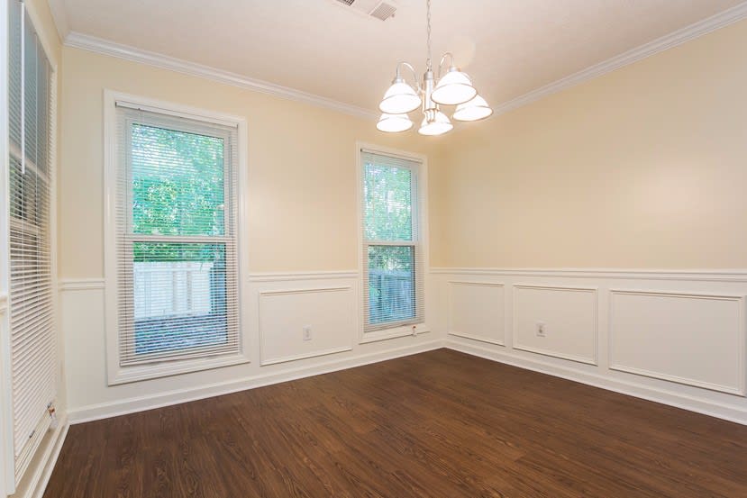 855 Simon Ive Dr photo 4
