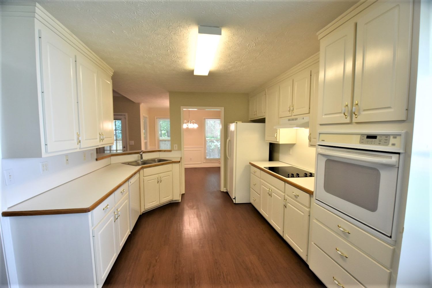 855 Simon Ive Dr photo 3