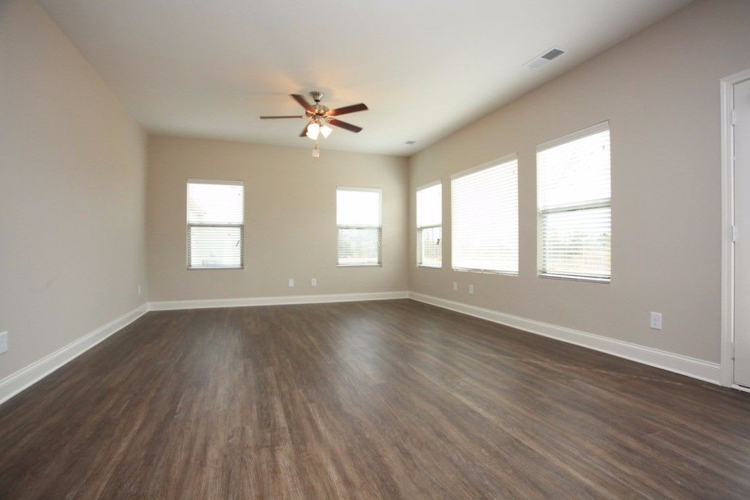 5326 Roberta Crossing Dr photo 2
