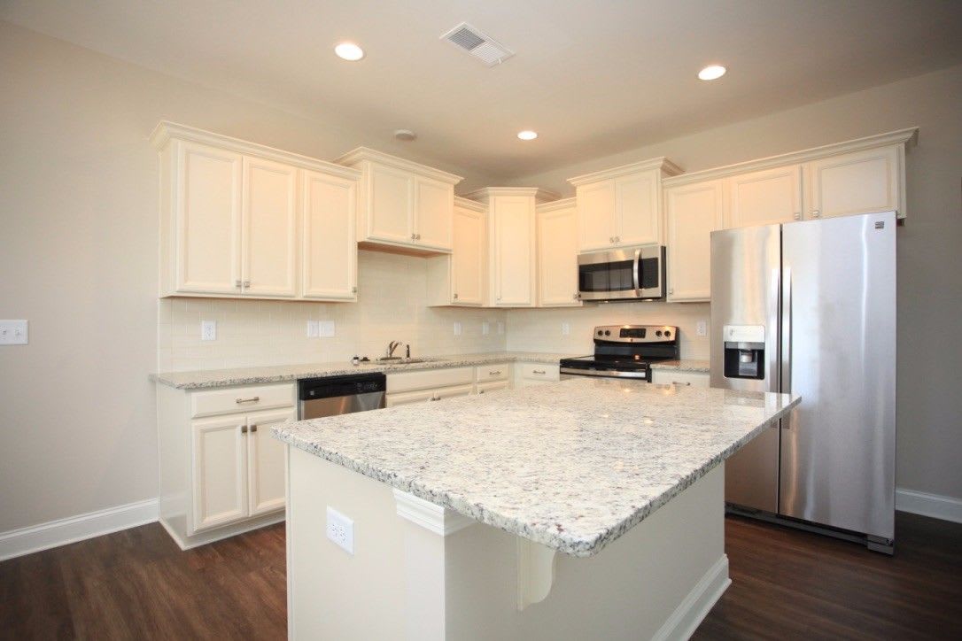 5326 Roberta Crossing Dr photo 3