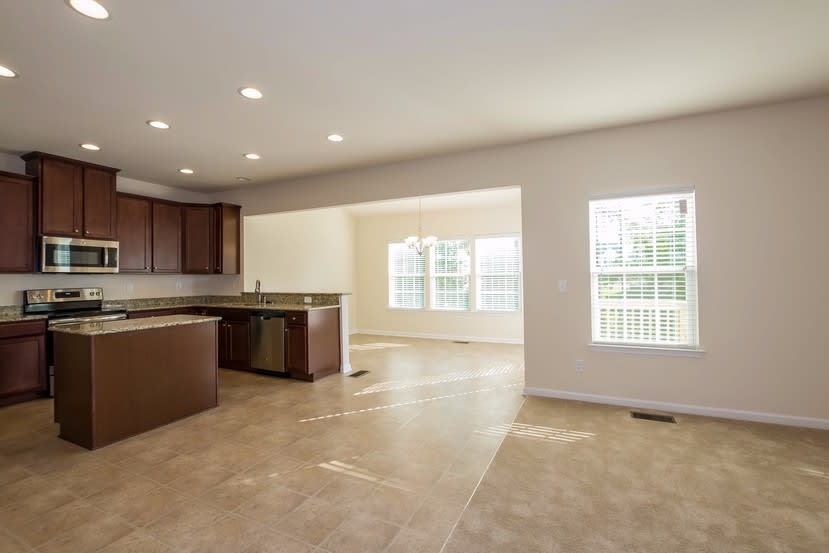 1813 Mill Creek Ln SW photo 4