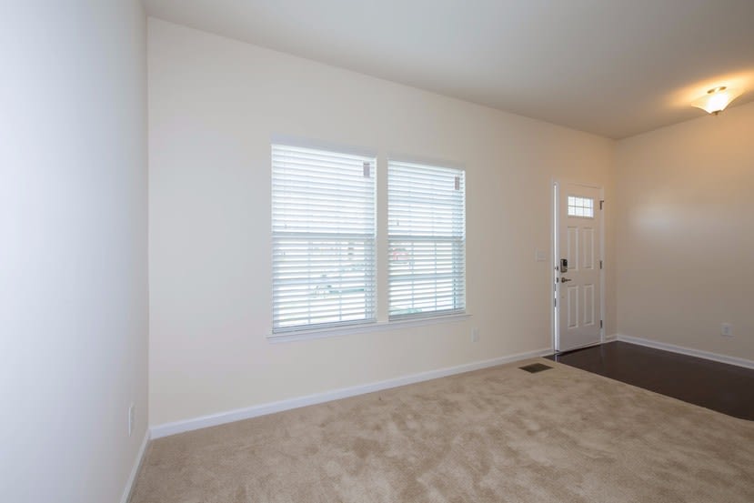 1813 Mill Creek Ln SW photo 2