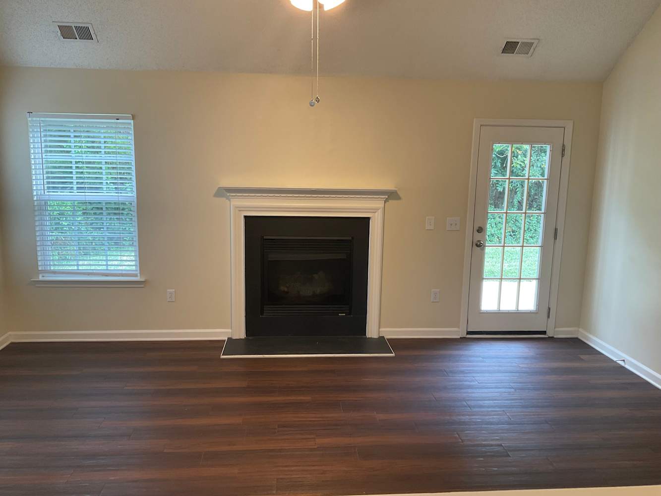 8802 Laurel Run Dr photo 3