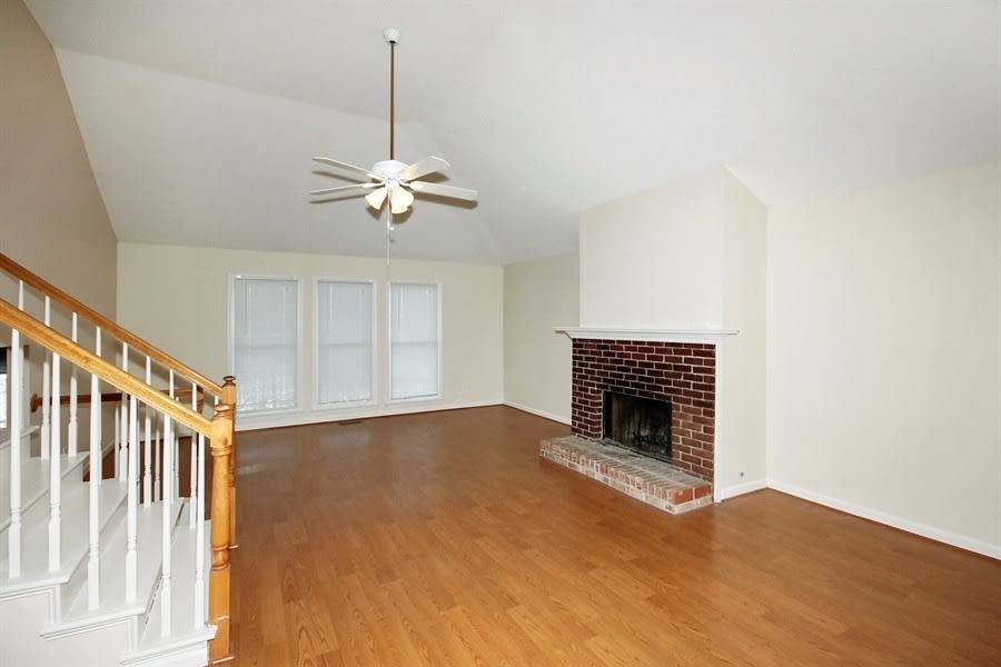608 Caliber Ct photo 4