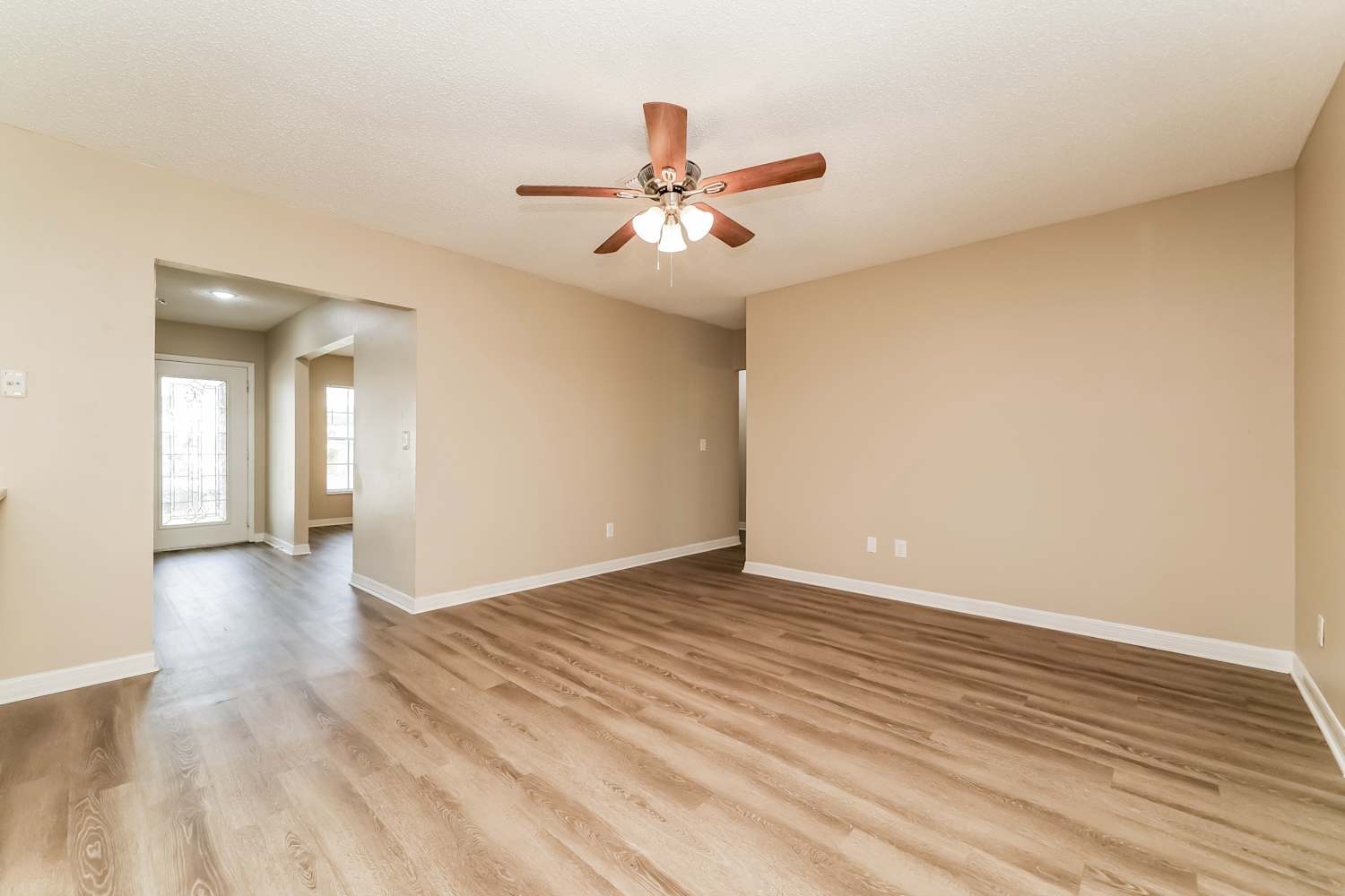 608 Valley Hill Dr photo 5