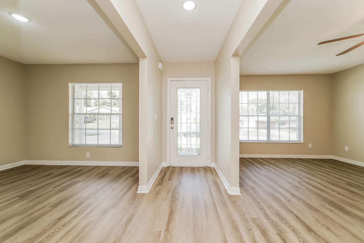 608 Valley Hill Dr photo 3