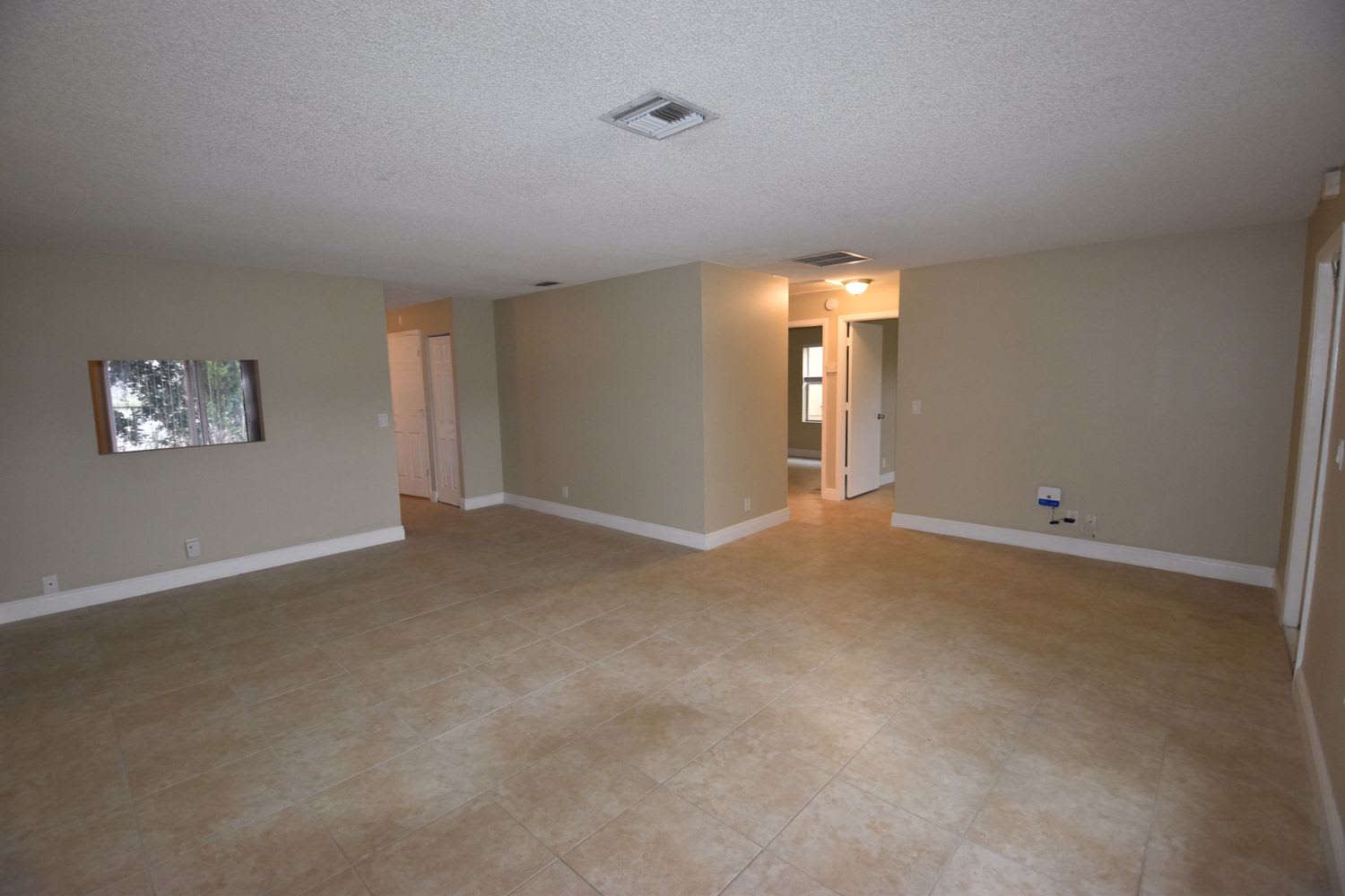 6098 Westfall Rd photo 2