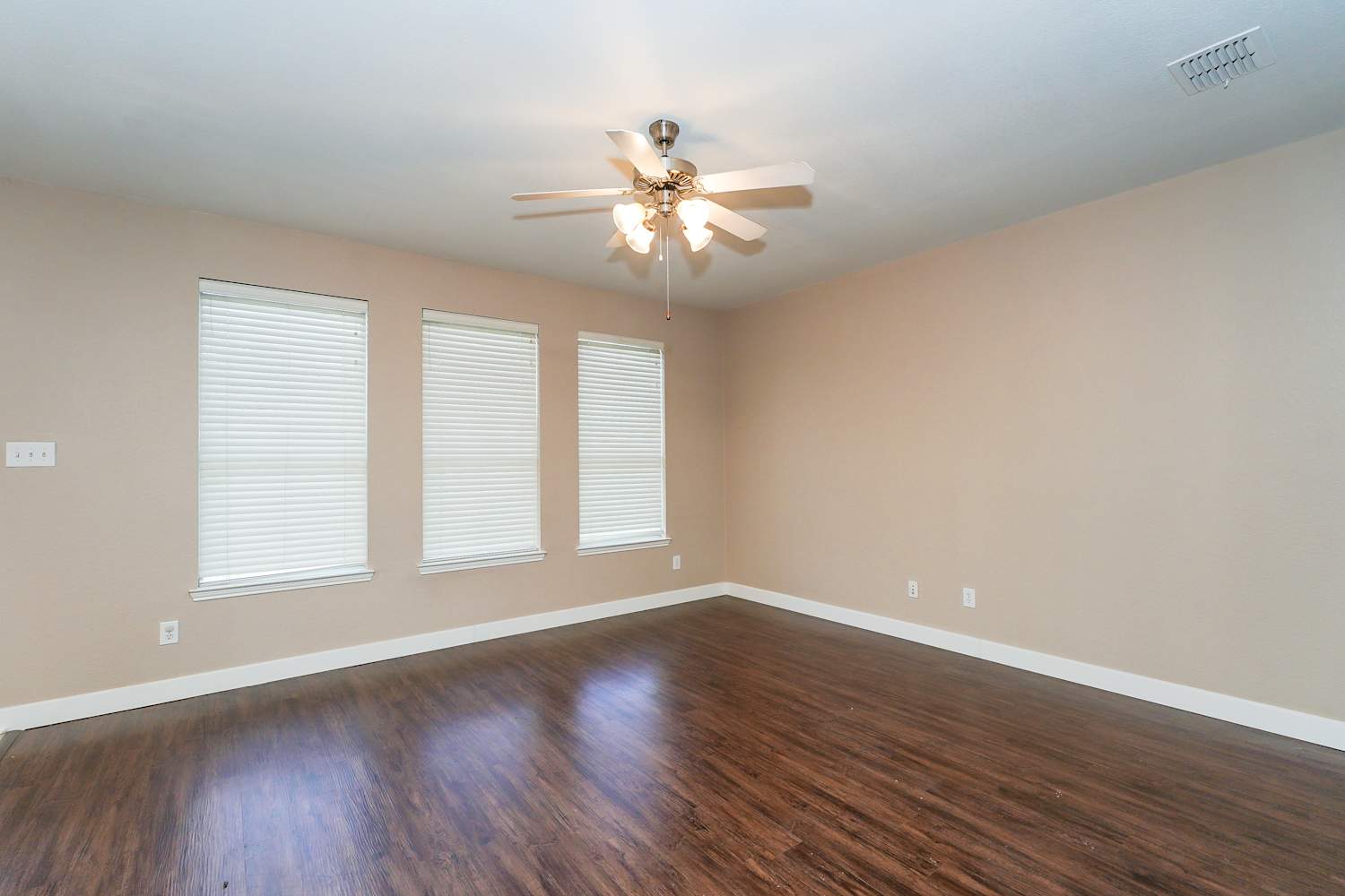 12316 Coral Dr photo 4