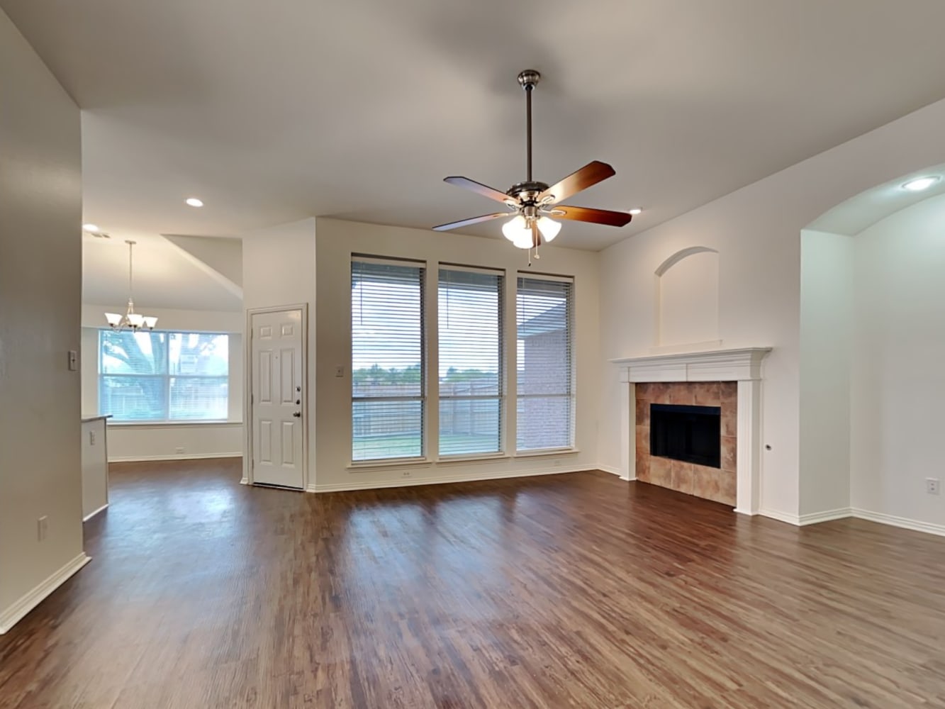 8010 Munich Dr photo 5