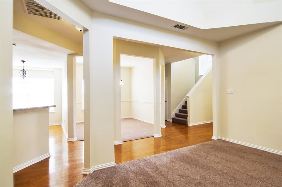 1312 W Branch Hollow Dr photo 4