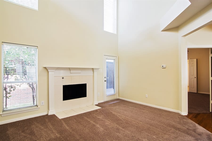 1312 W Branch Hollow Dr photo 3