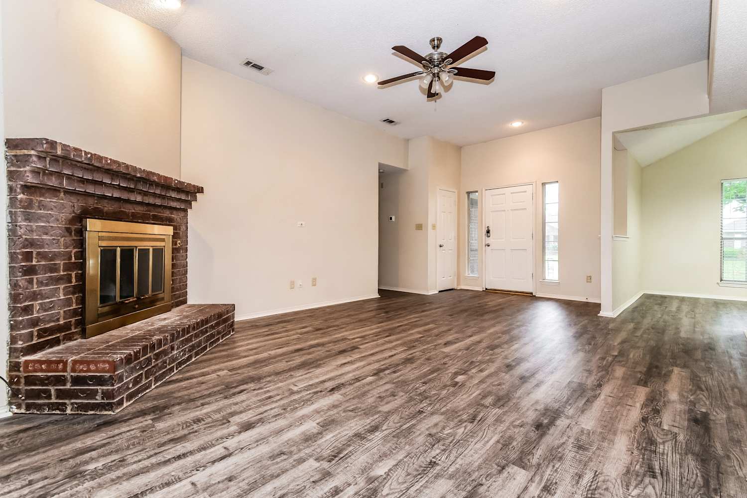 2600 Trumpet Dr photo 4