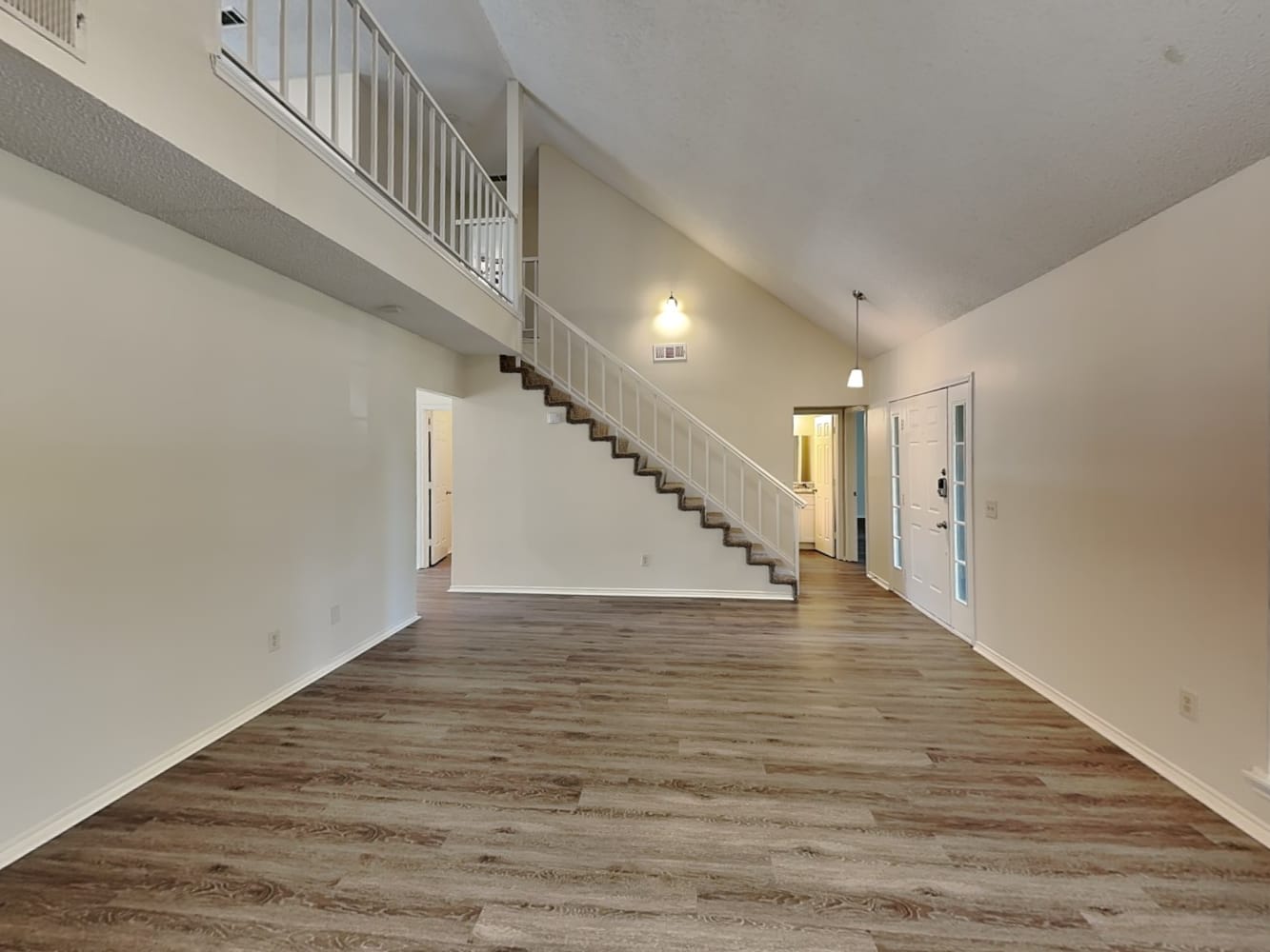 2107 Stonegate Dr photo 4