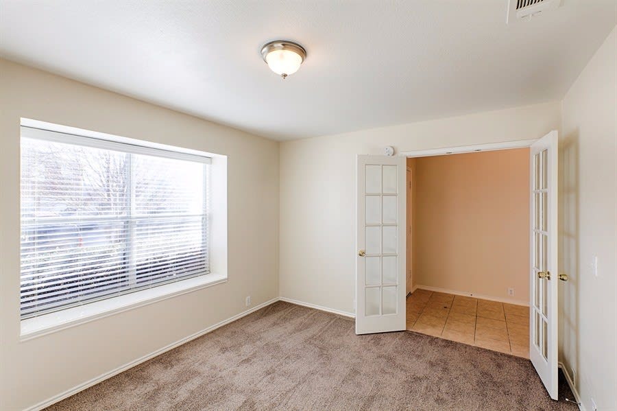 8337 Horseshoe Bend Dr photo 3