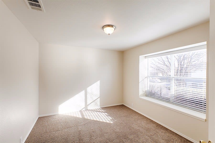 8337 Horseshoe Bend Dr photo 4
