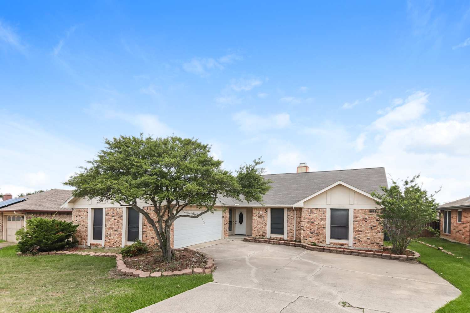 1717 Brighton Dr photo 3