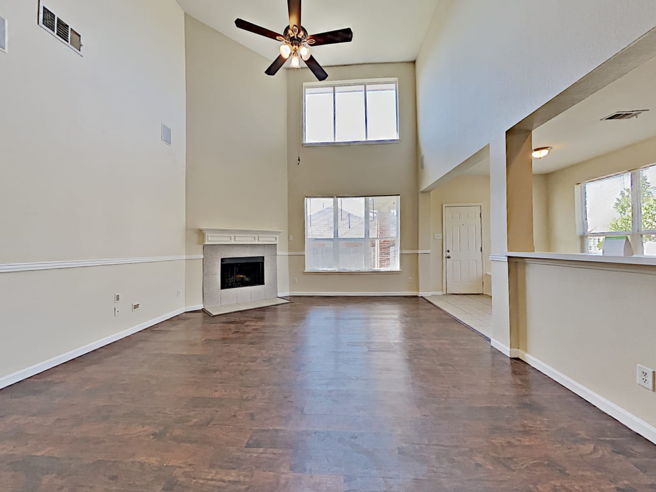3900 Rochester Dr photo 5