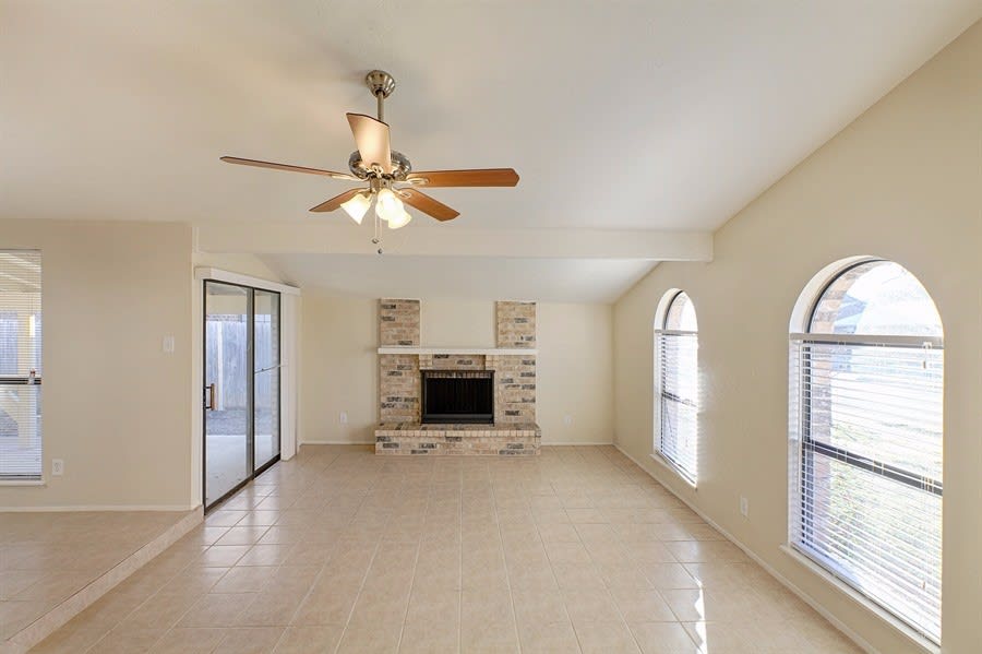 4121 Staghorn Cir S photo 3