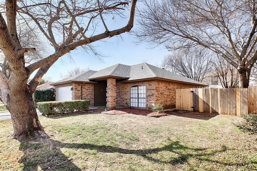 6212 Berlinetta Dr photo 2
