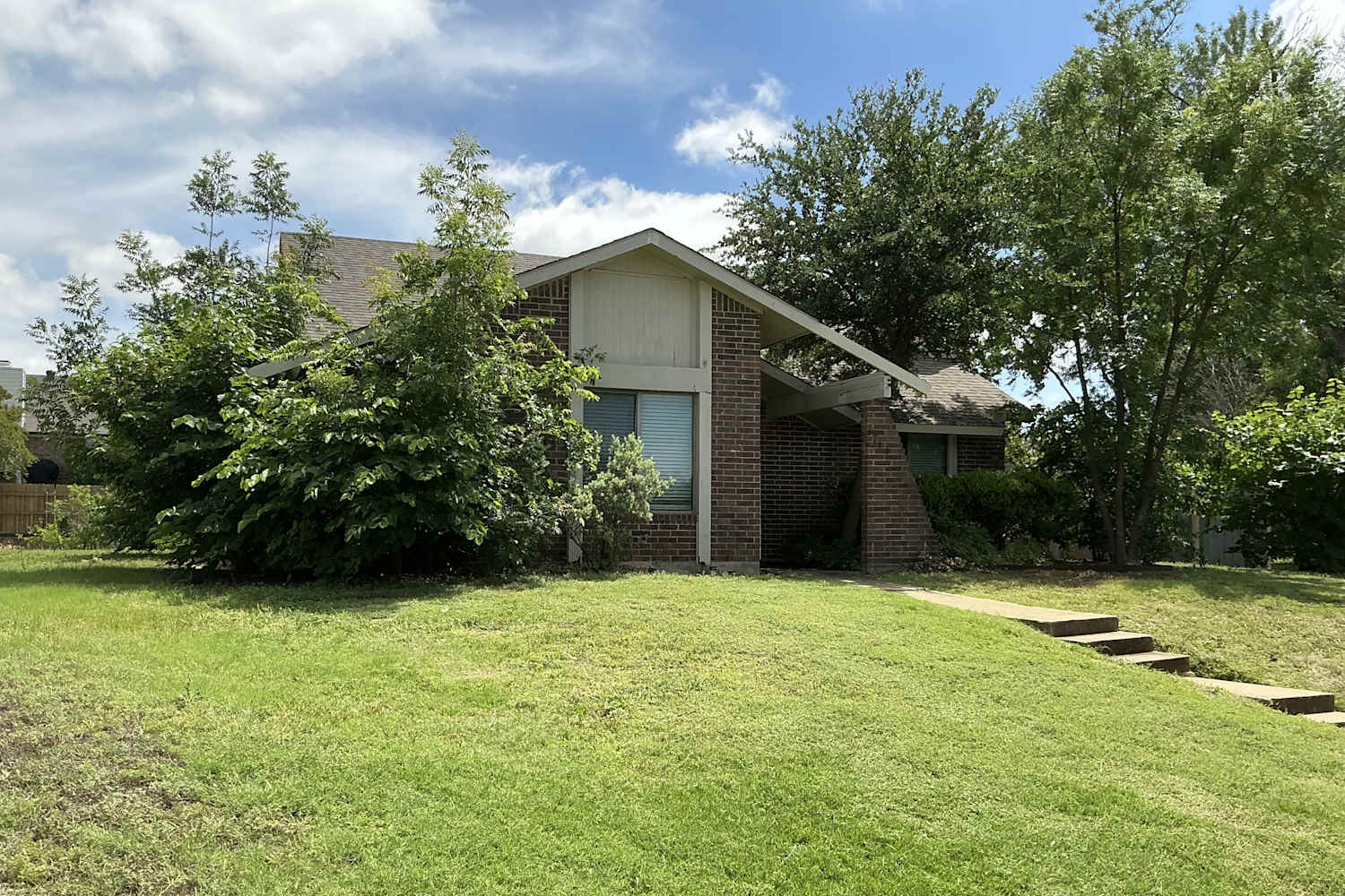 1716 Delaford Pl photo 3