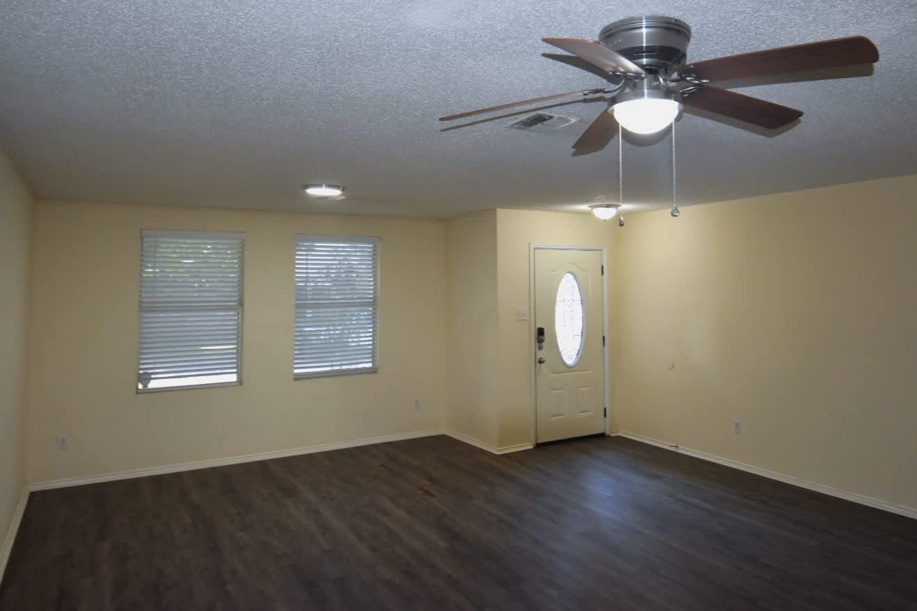 5445 Temecula Rd photo 4