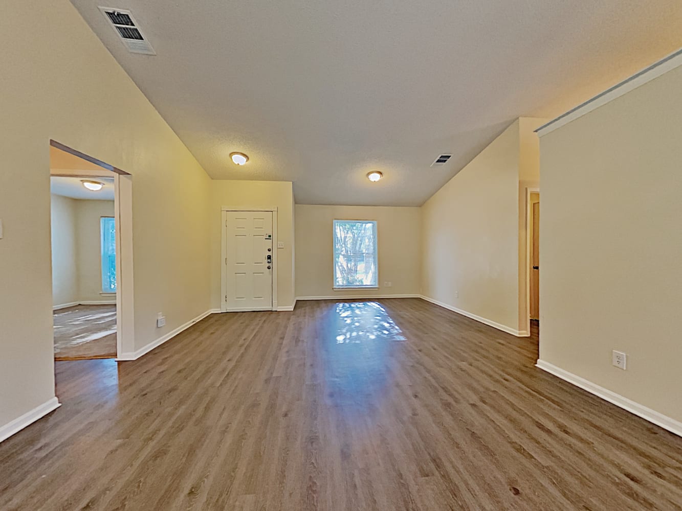 5345 Colonial Dr photo 5