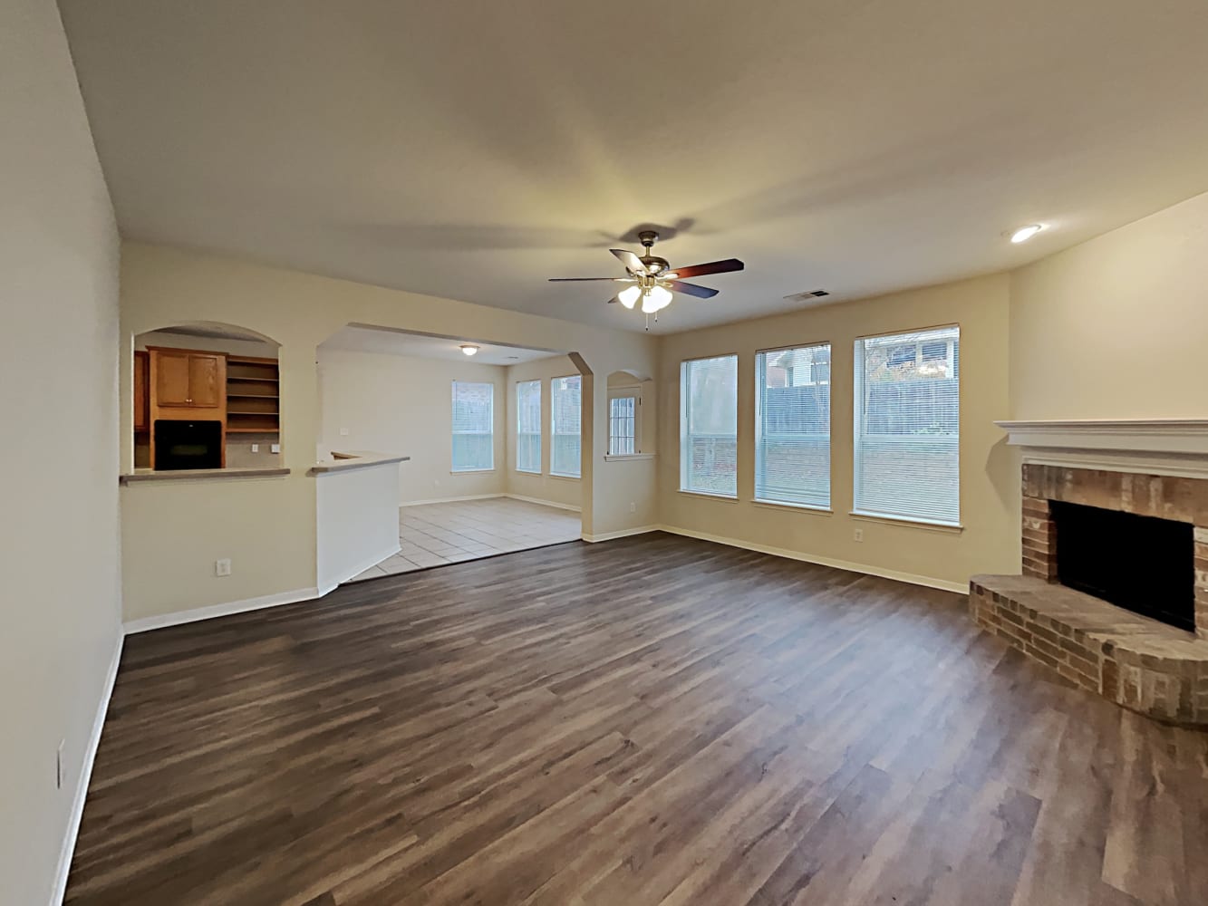 5565 Dunn Hill Dr photo 4