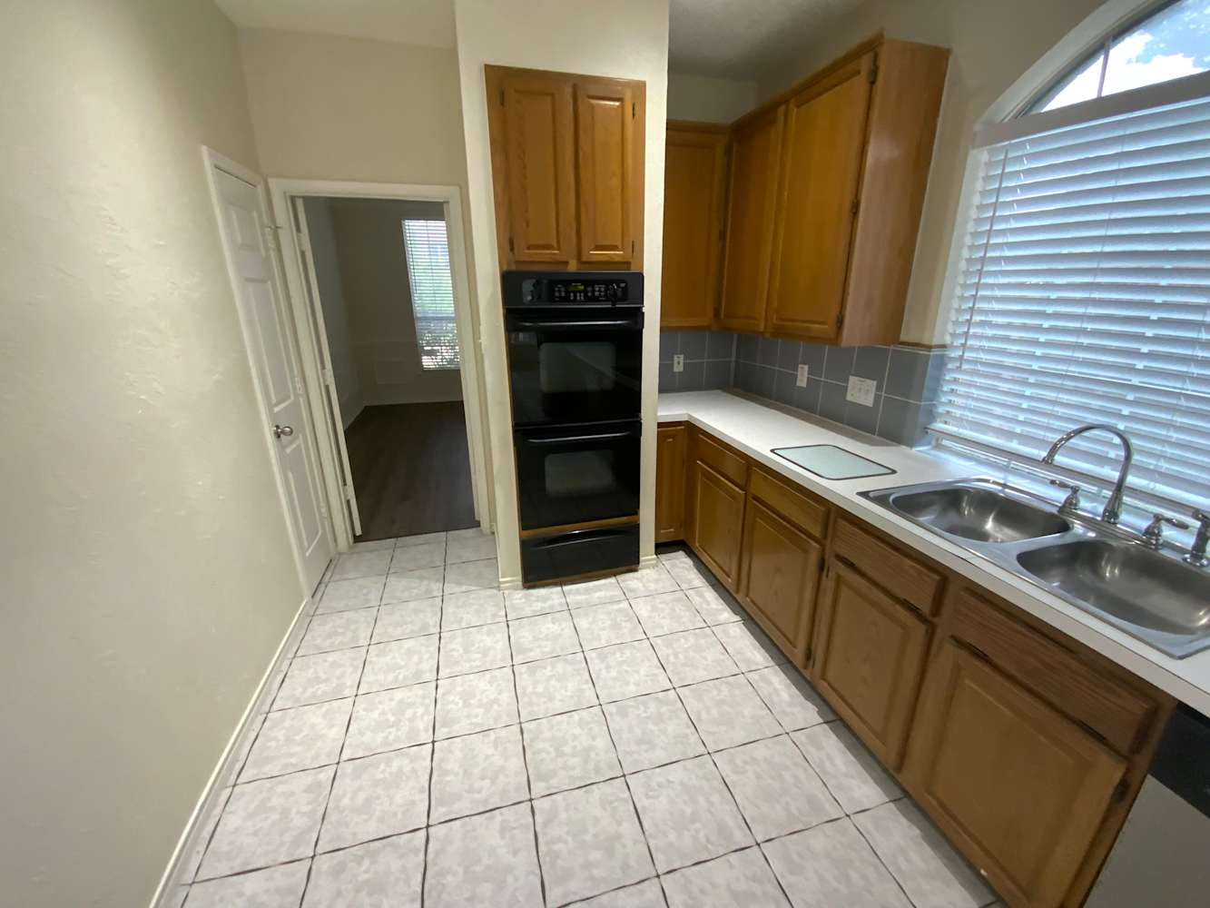 6120 Pinwood Cir photo 5