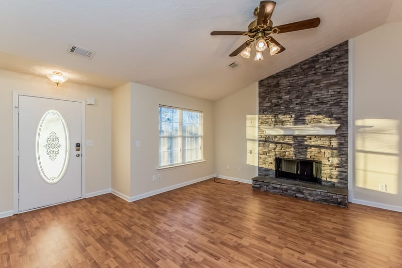 617 Veal Rd photo 4