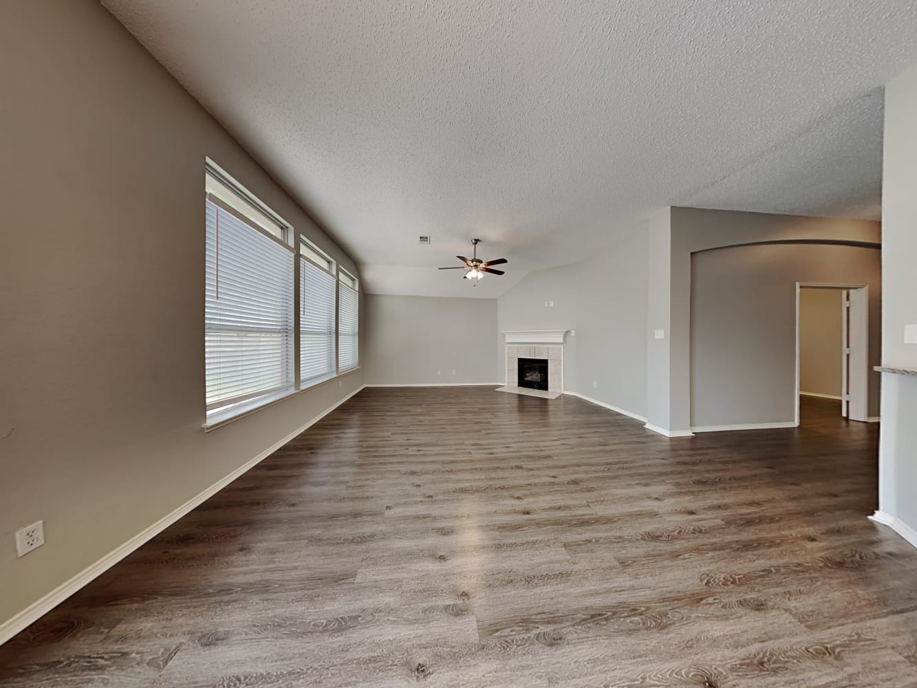 621 Magnolia Trl photo 4