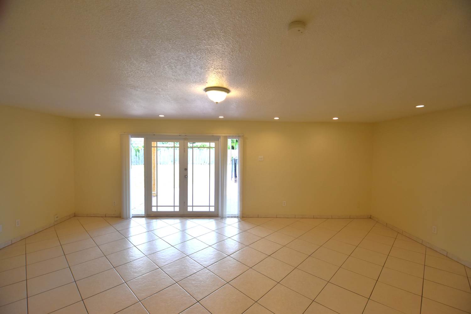 623 W 63rd Dr photo 3