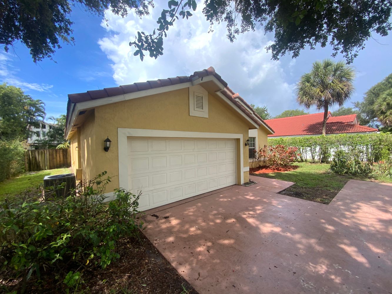 1320 SW 18th St photo 2