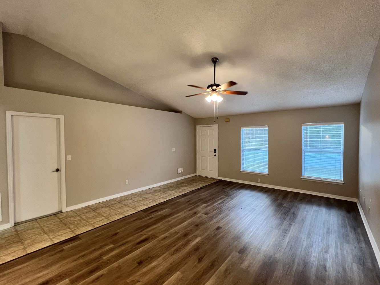 4081 SW Rosser Blvd photo 2