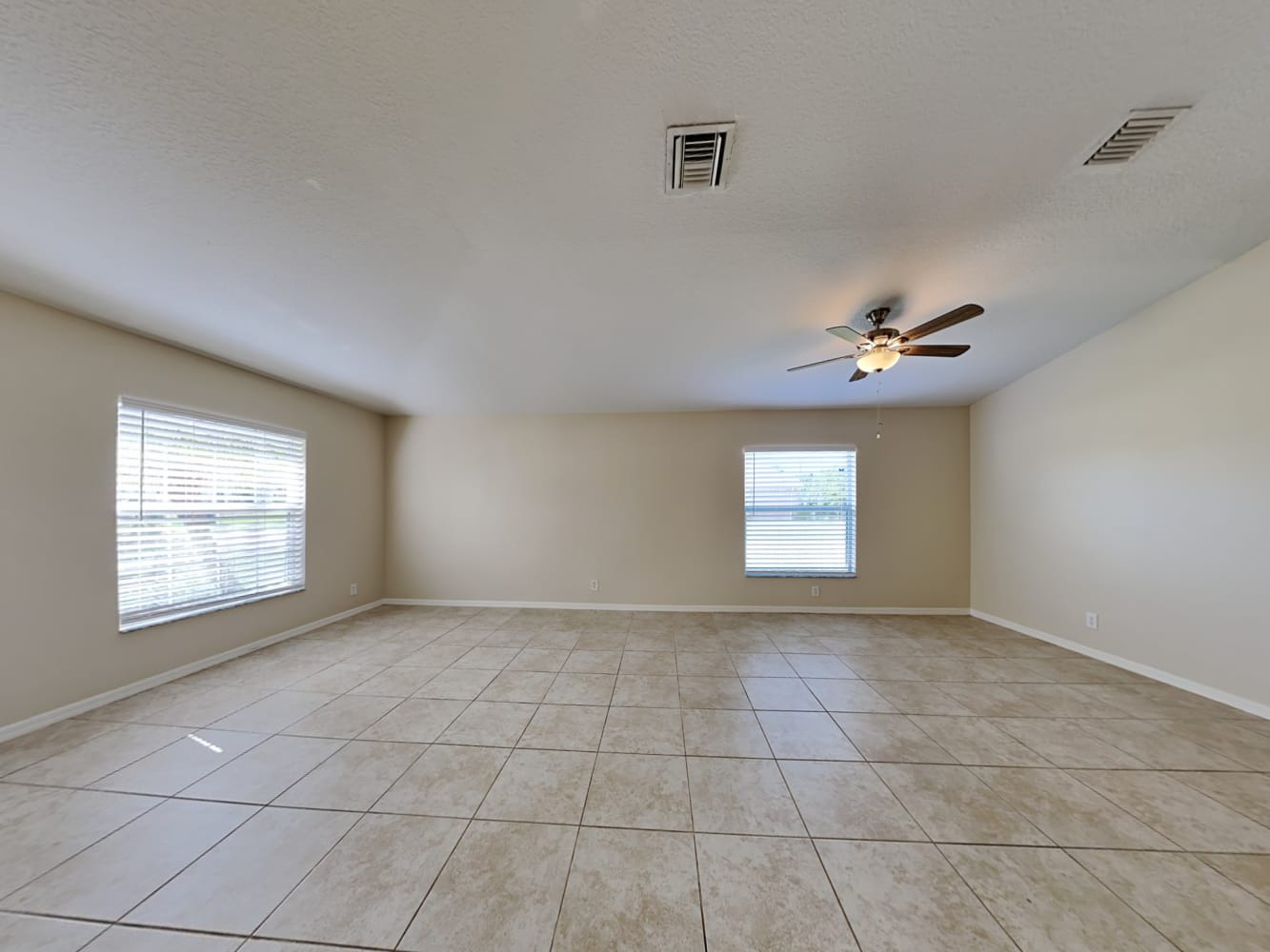 1389 SW Prairie Cir photo 4