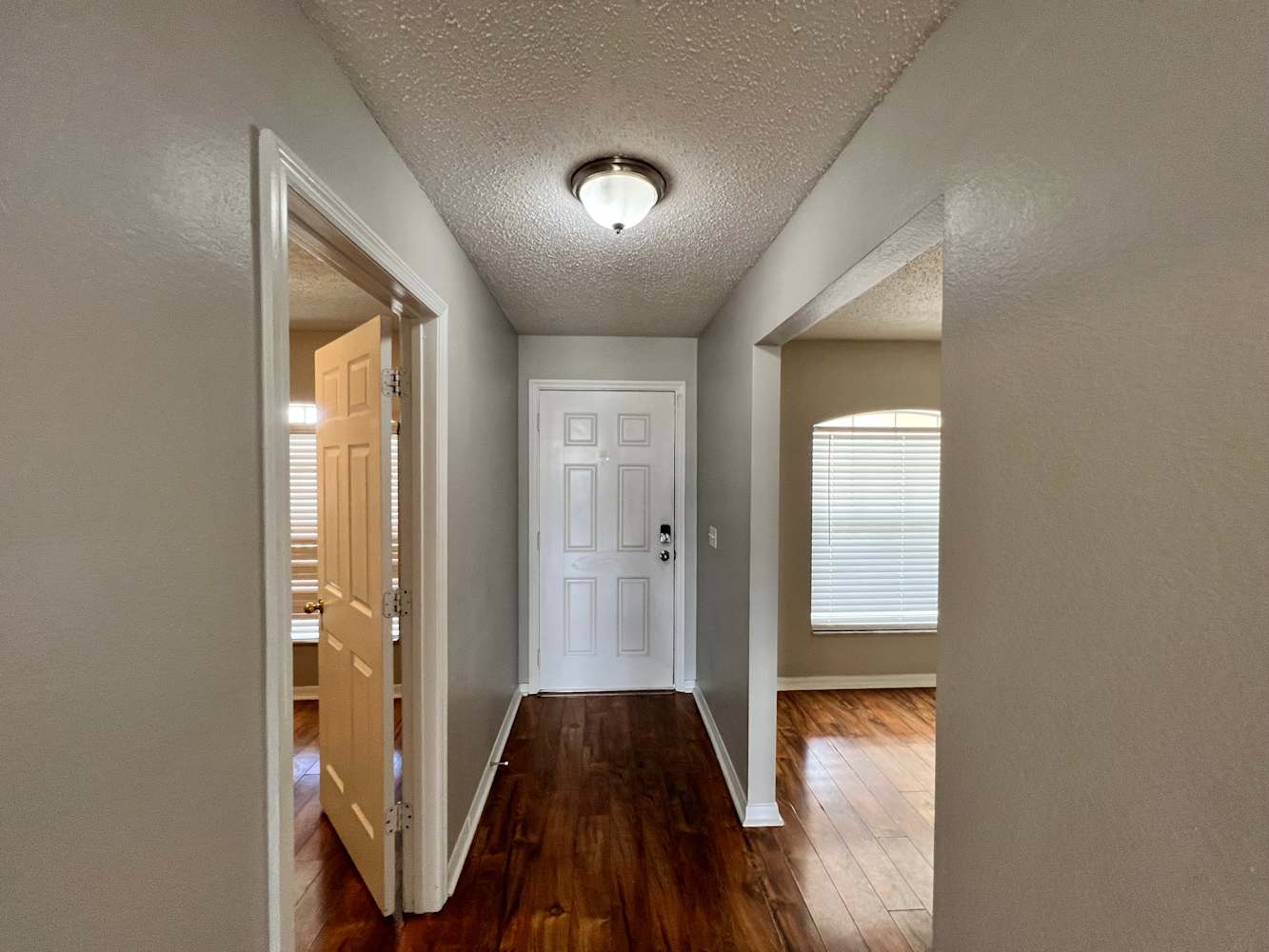 1080 SW McCoy Ave photo 4