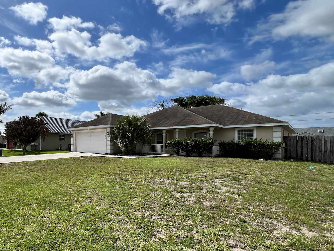 1080 SW McCoy Ave photo 3