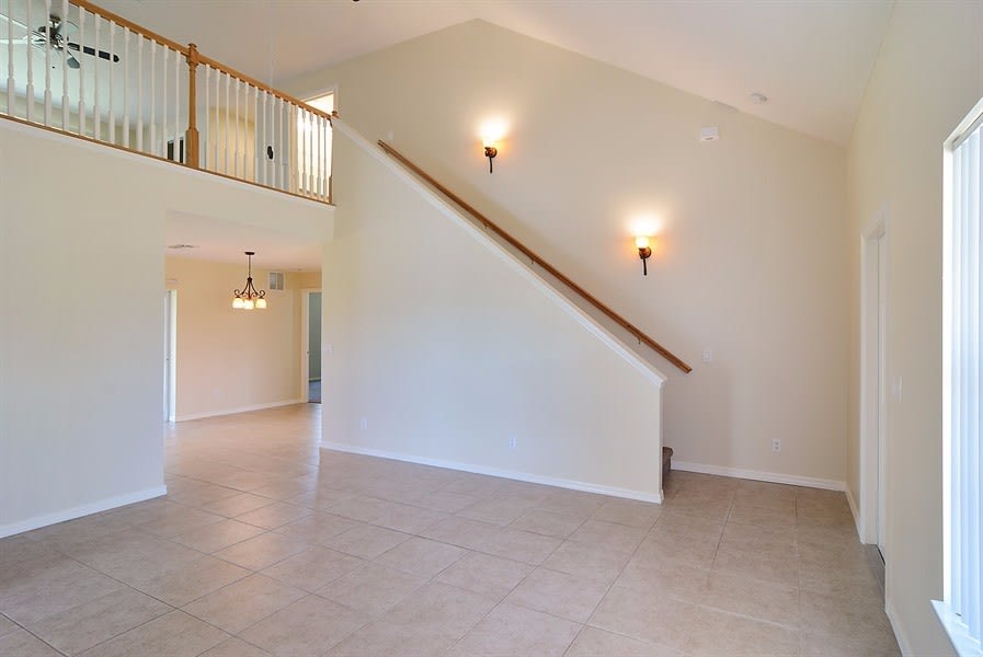 3244 SW Esperanto St photo 2