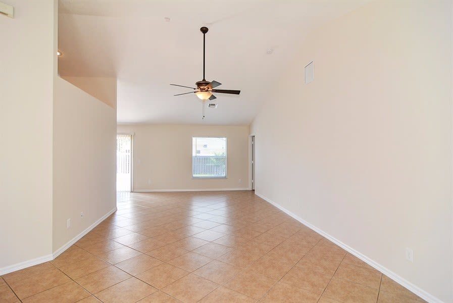 3597 SW Ronald St photo 4