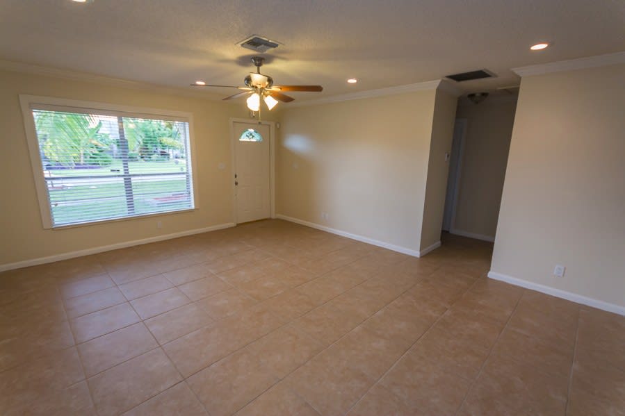 4870 Poseidon Pl photo 2