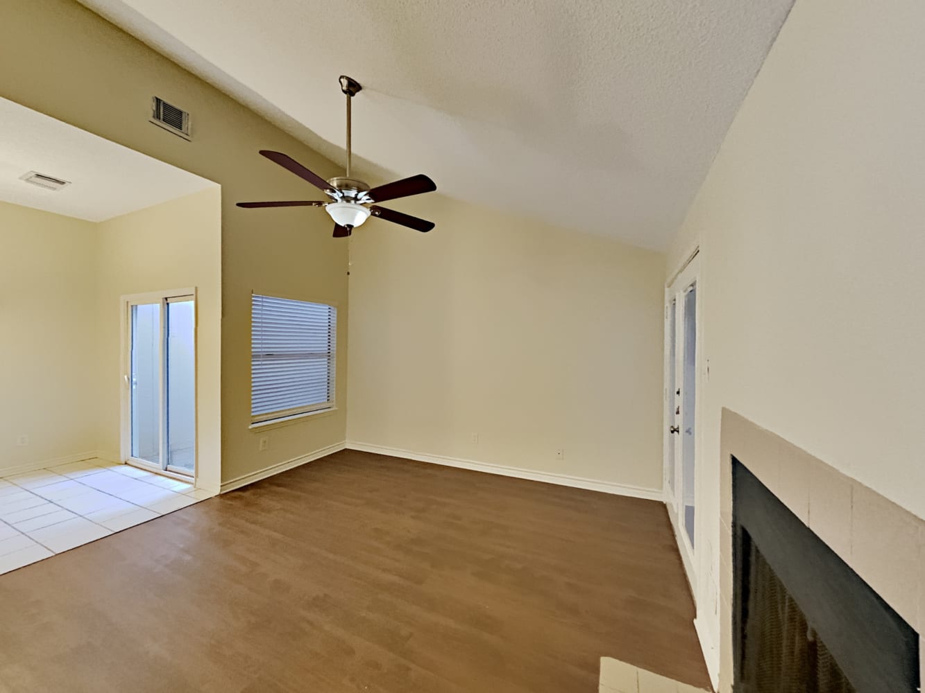 6419 Horsepen Bayou Dr photo 4