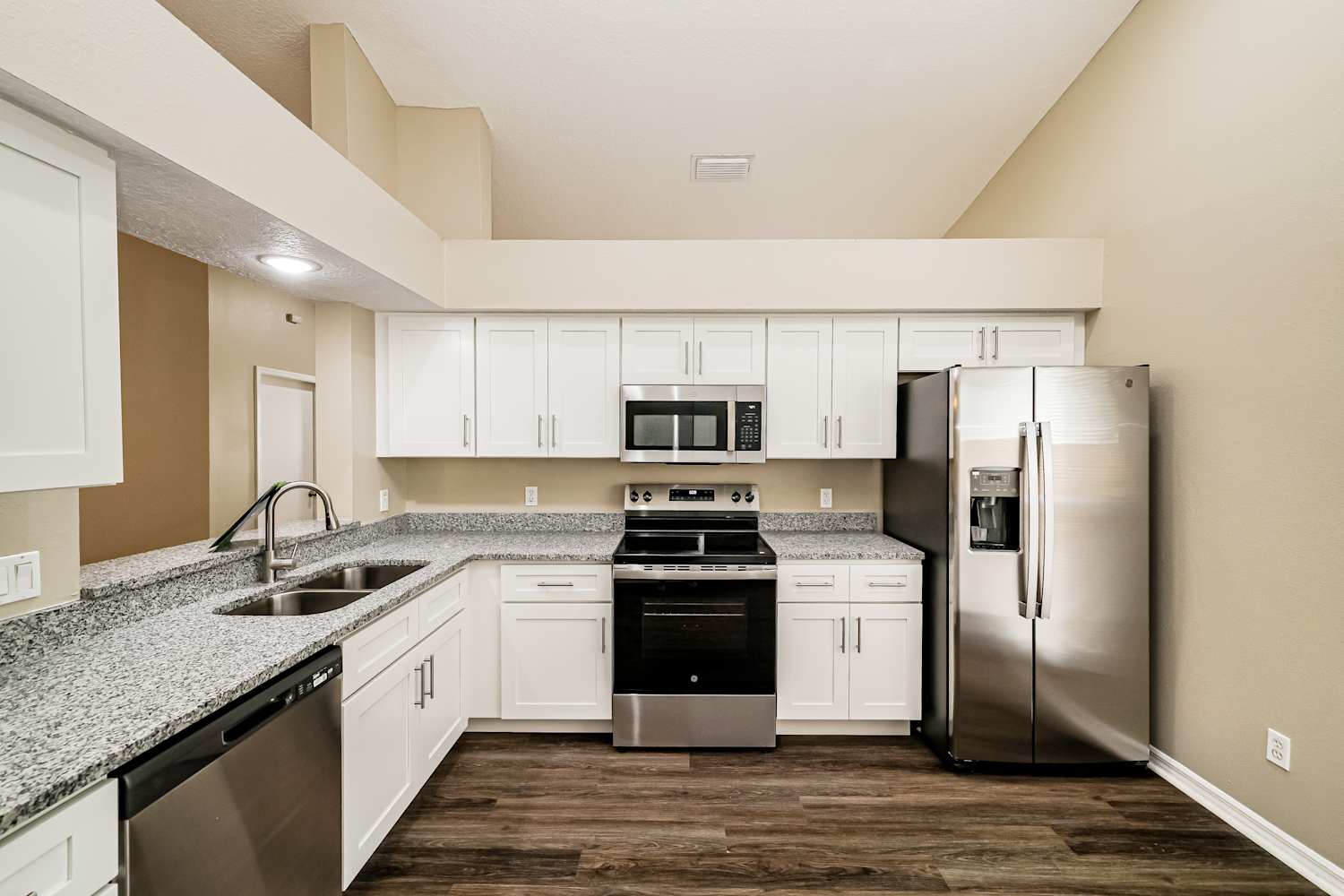 4609 Rockingchair Dr photo 5