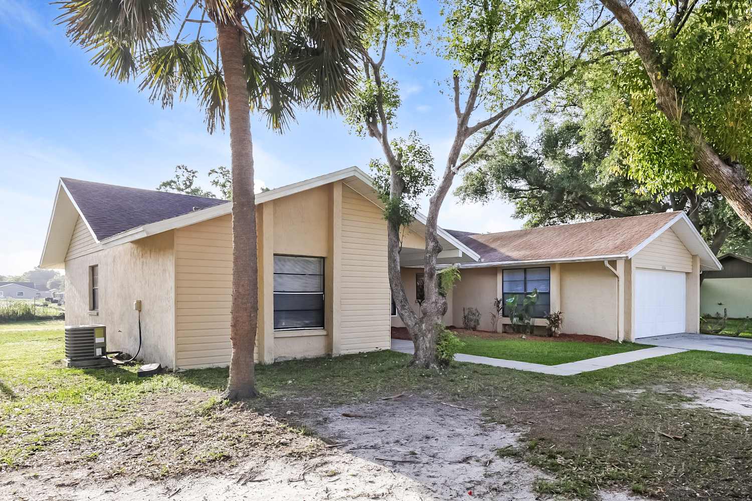 1726 Lake Crest Ave photo 3