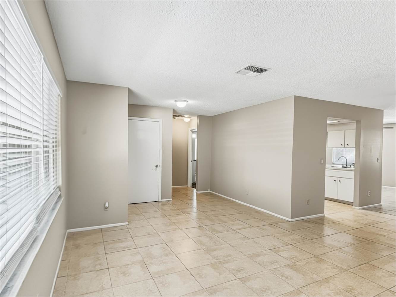 4205 Gray Squirrel Ln photo 4